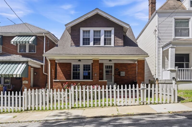 109 Clairtonica St — photo 2