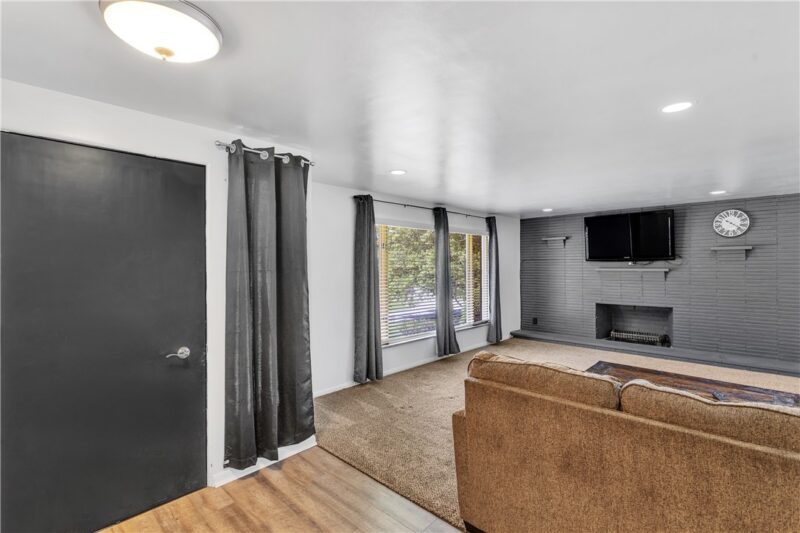 384 Orr Avenue — photo 4