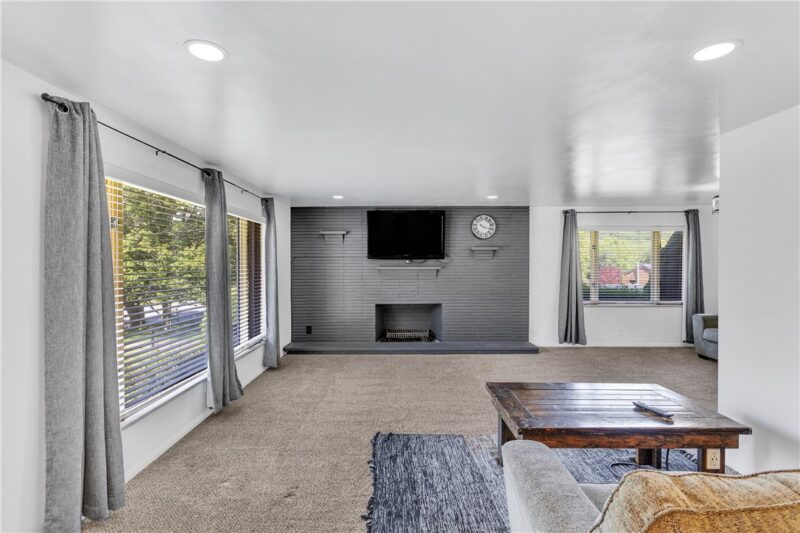 384 Orr Avenue — photo 5