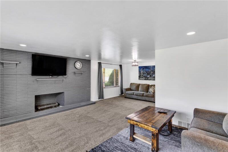384 Orr Avenue — photo 6