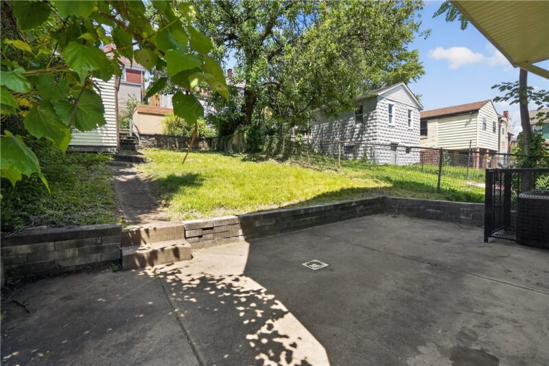 308 Rustic Ave — photo 3