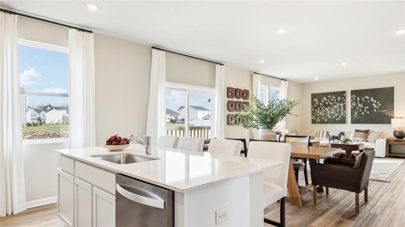 343 Leslie FarmsDr — photo 6