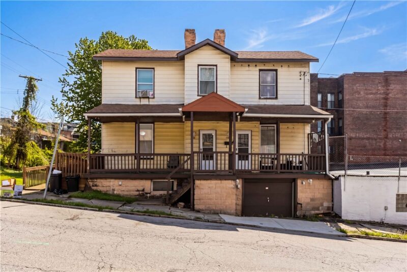 1004-1006 Coal Street — photo 2