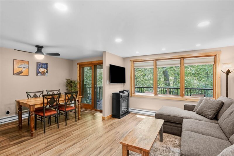 521 Laurel Ponds — photo 4