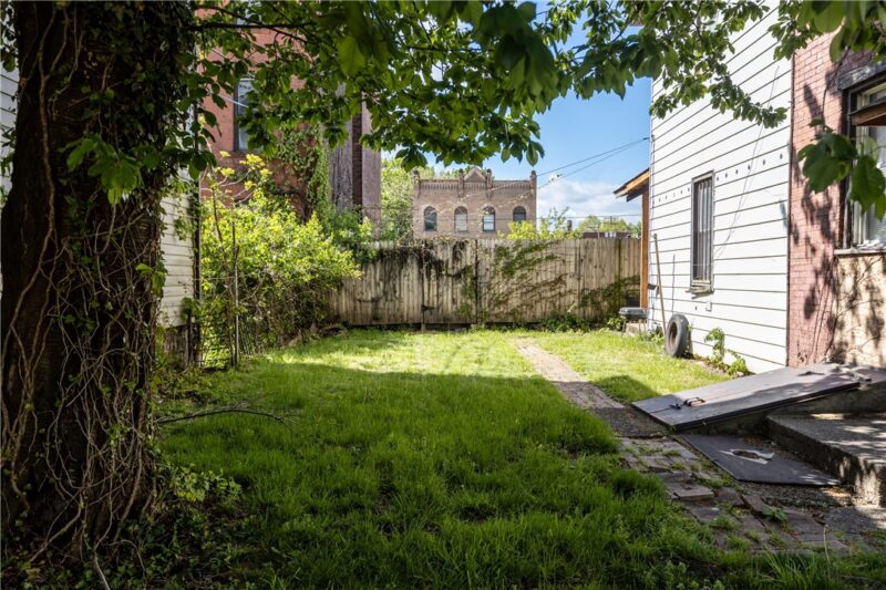 1008 Coal St — photo 2