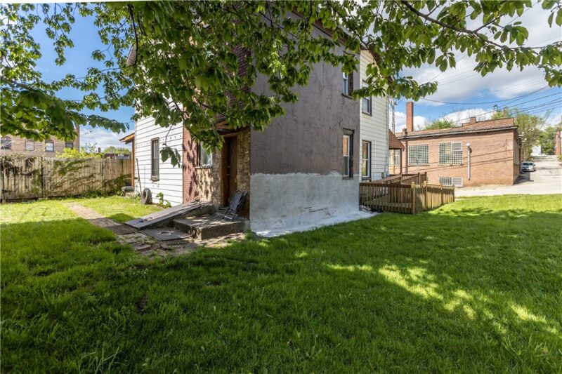 1008 Coal St — photo 3