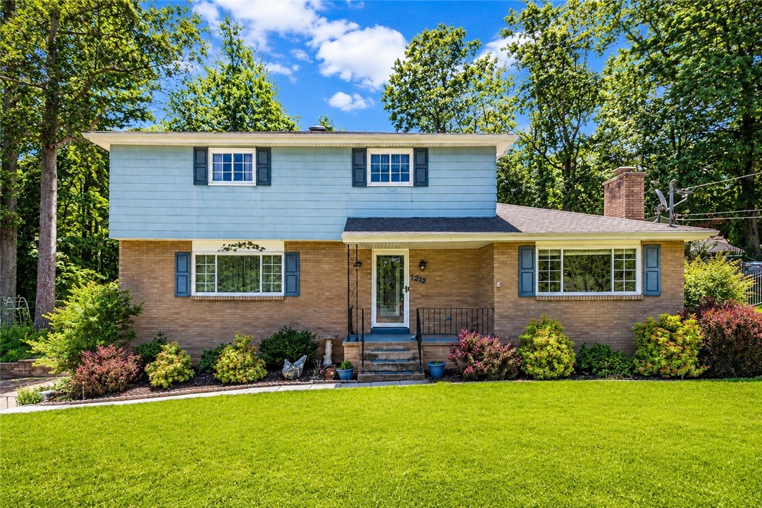 1212 Mountain View Dr — photo 1