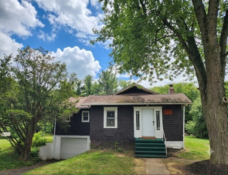 634 Scotland Ln — photo 2