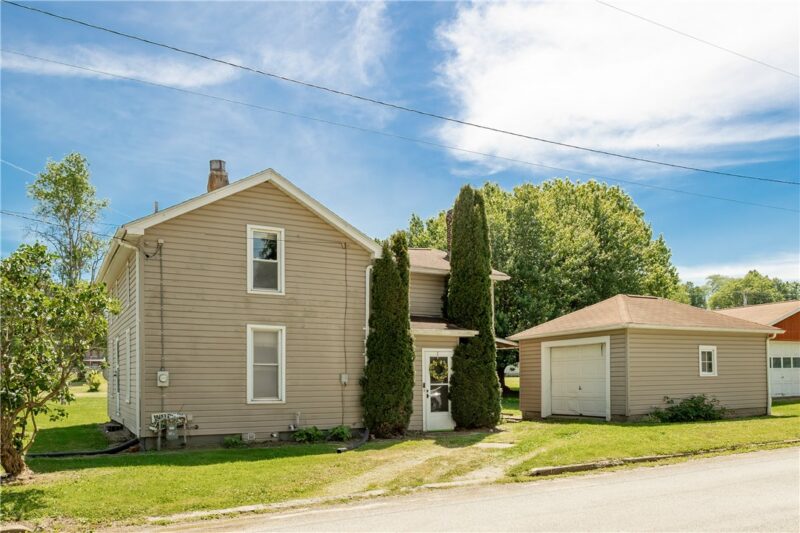 211 Home Street — photo 3