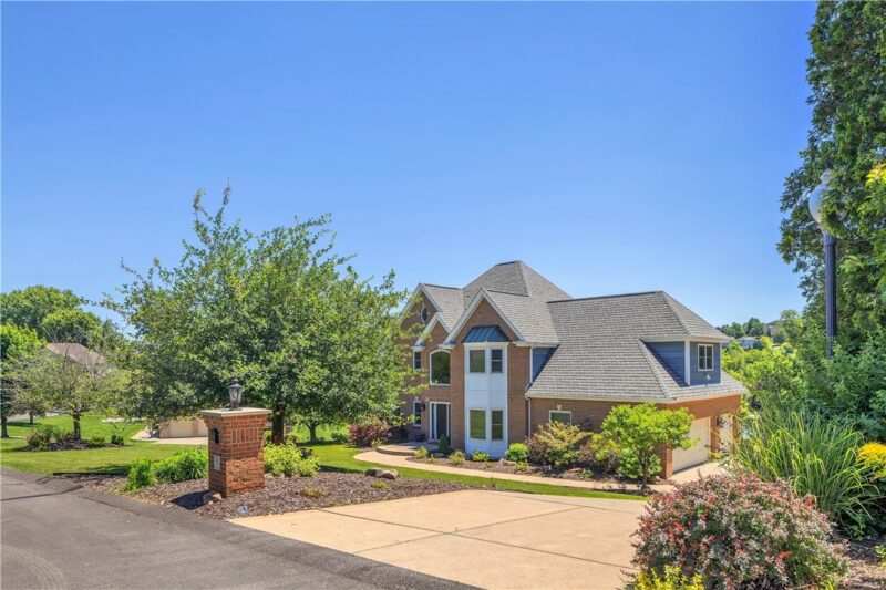 7 Hawthorne Ln — photo 3