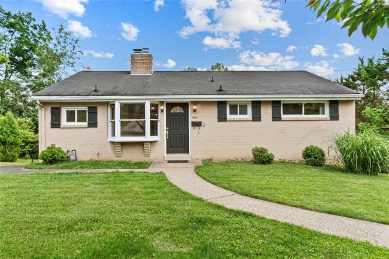 504 Long Dr