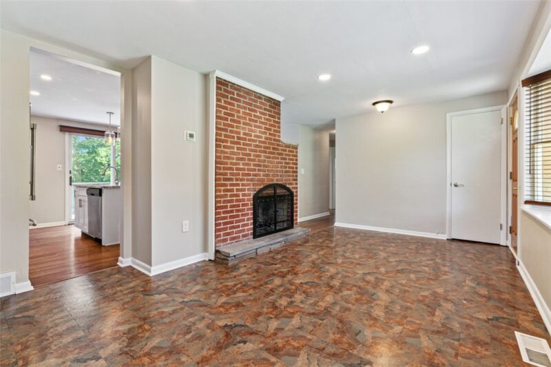 504 Long Dr — photo 6