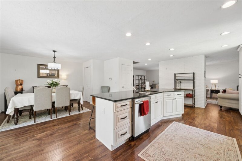 1000 WEIR DR — photo 8