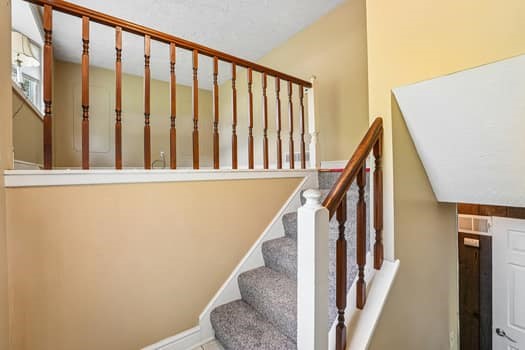 584 Joan St — photo 2