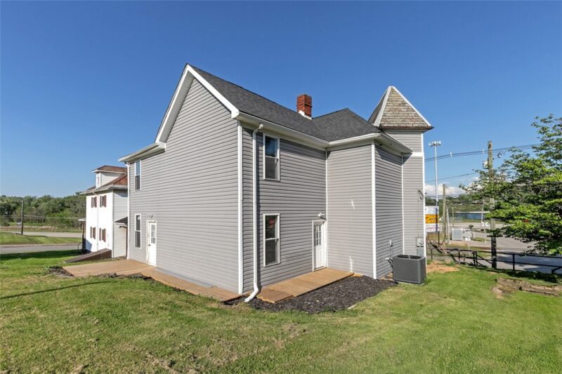 435 N Broadway St — photo 3