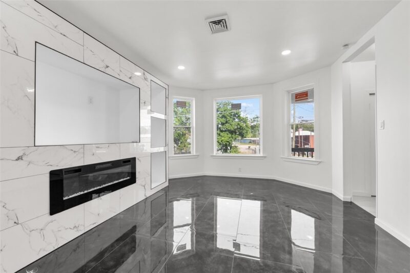 435 N Broadway St — photo 7