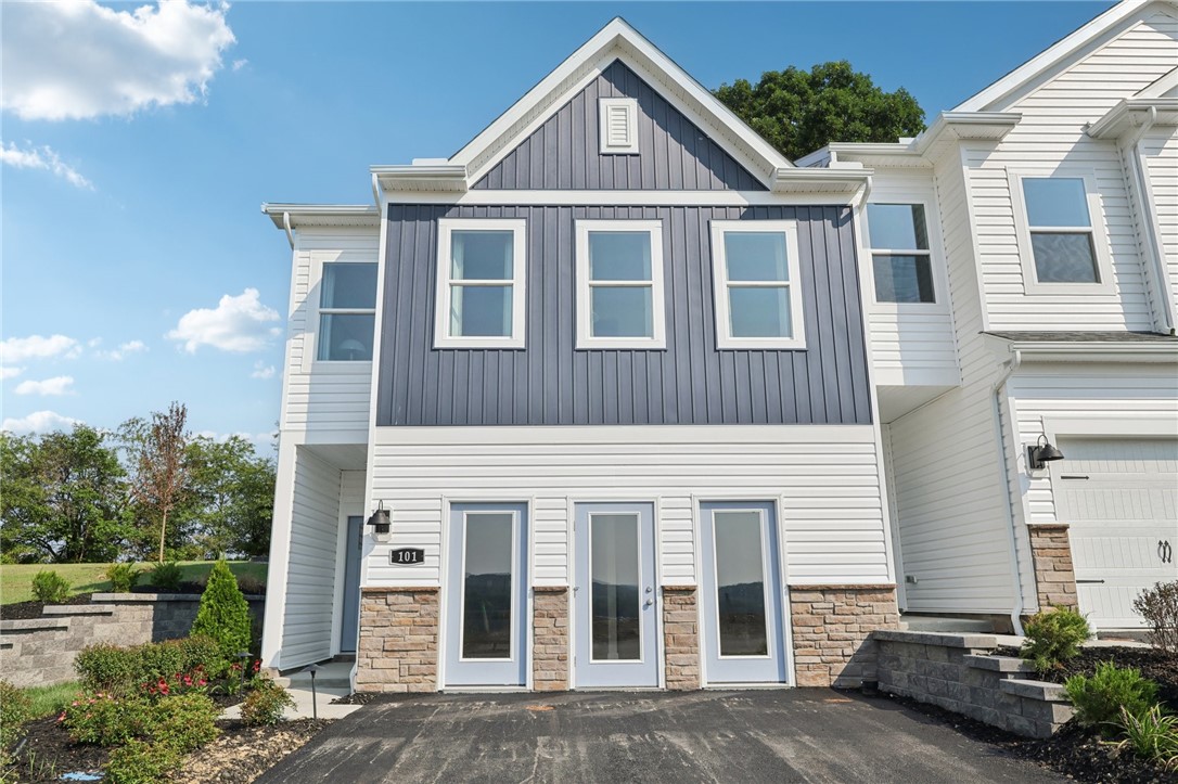 210 Paddock Lane — photo 1