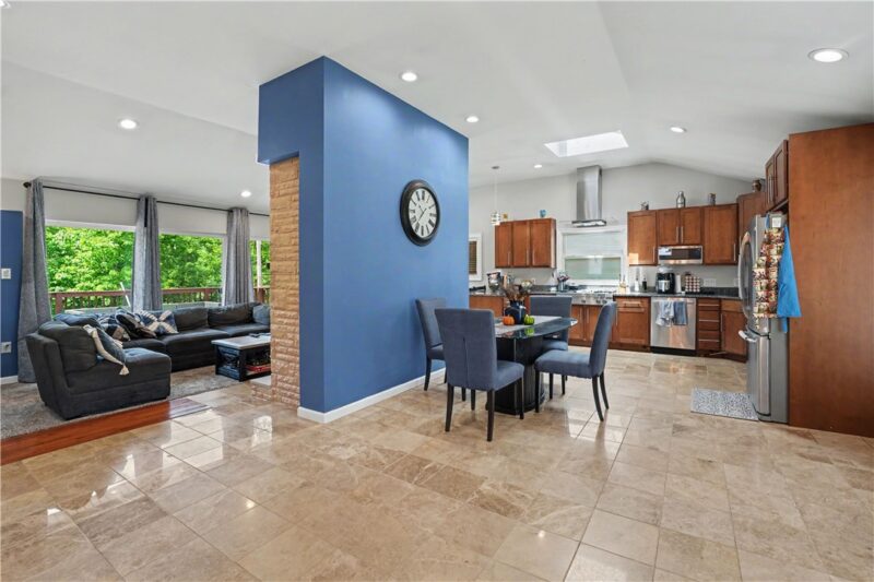 3466 Ridgewood Dr — photo 2