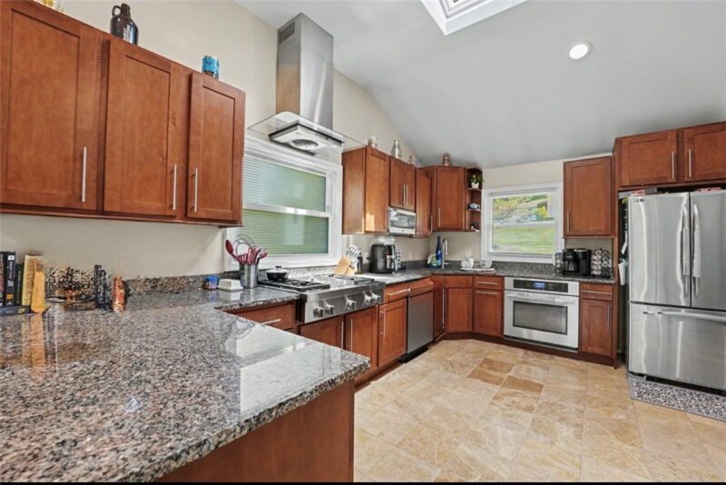3466 Ridgewood Dr — photo 4