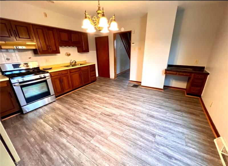 101 W Fulton St — photo 2