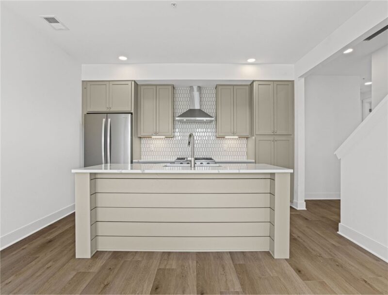 705 Bower Street — photo 2