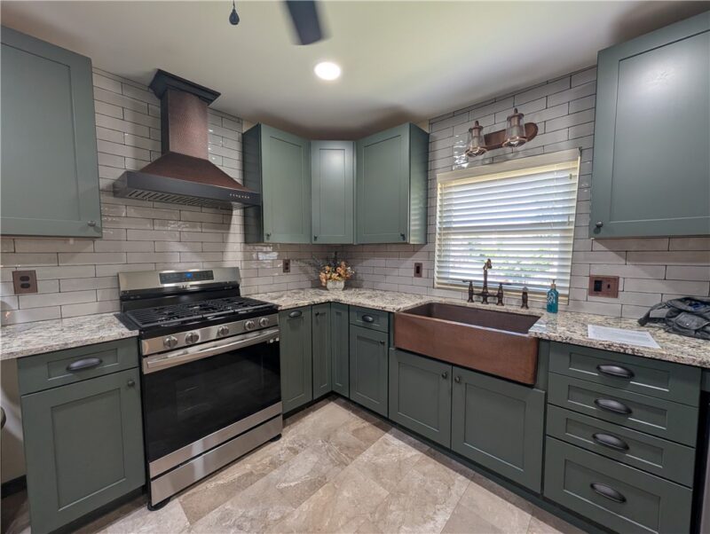 1300 Leeds Ave — photo 5