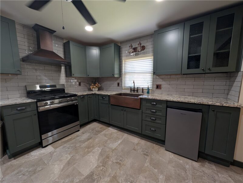 1300 Leeds Ave — photo 6