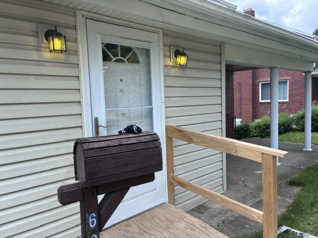 690 Park Ave — photo 1