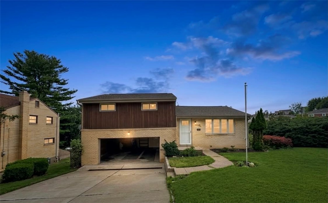 1094 Greenwood Drive — photo 1