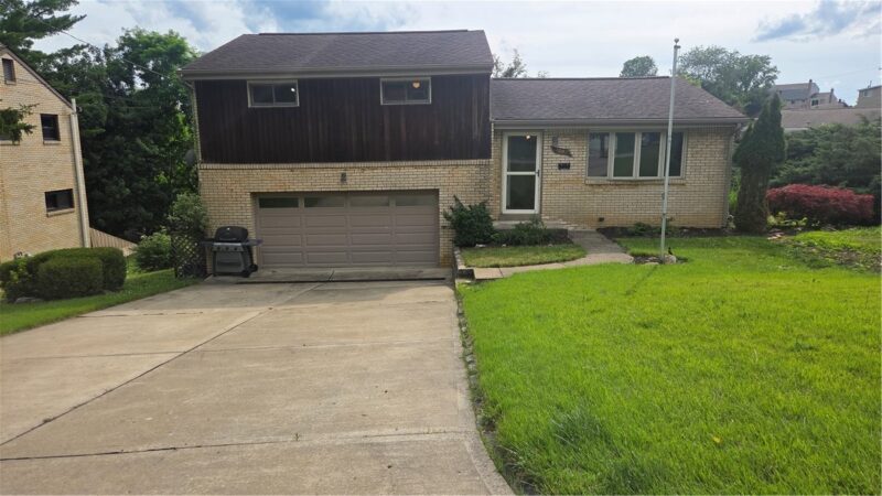 1094 Greenwood Drive — photo 2