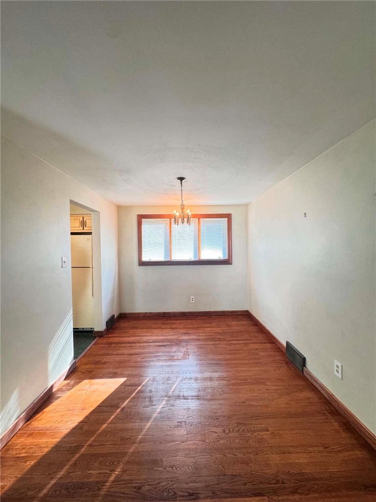 1094 Greenwood Drive — photo 5