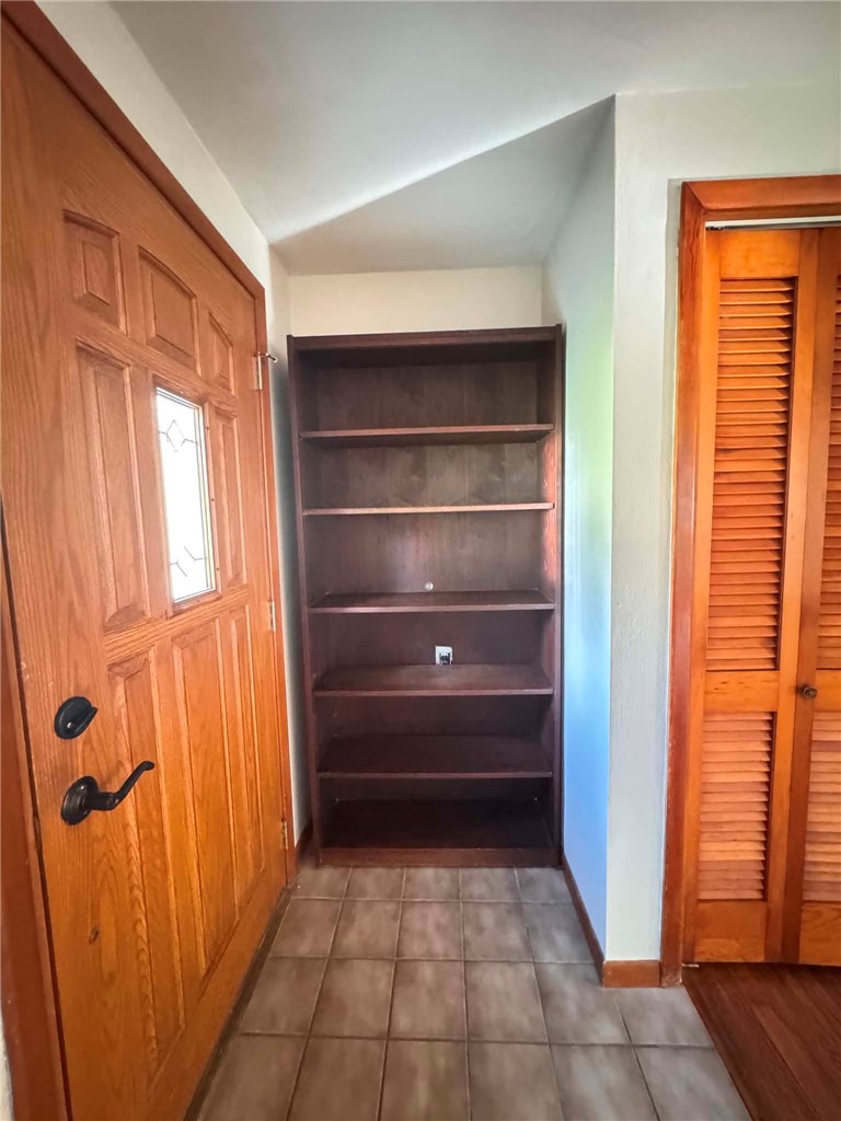 1094 Greenwood Drive — photo 7