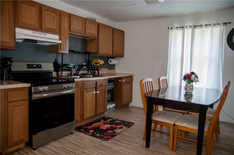 545 W Brady Street — photo 4