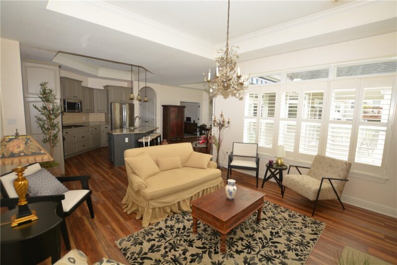 142 Cobblestone Dr — photo 6