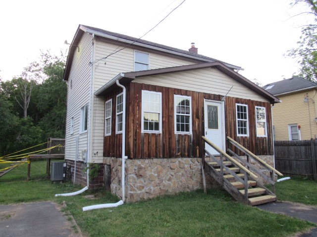 215 Hillview Lane — photo 1