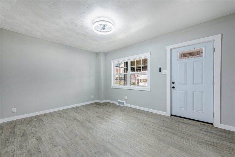 1112 Stieren Ave — photo 2