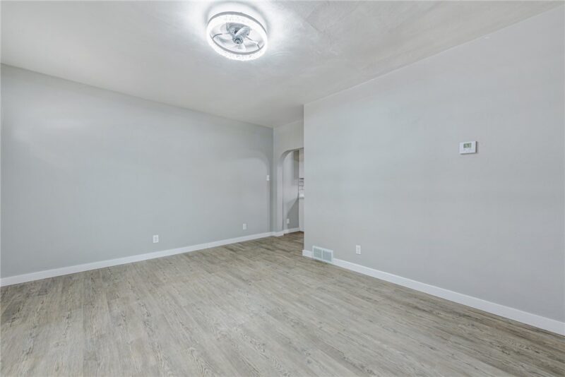 1112 Stieren Ave — photo 3