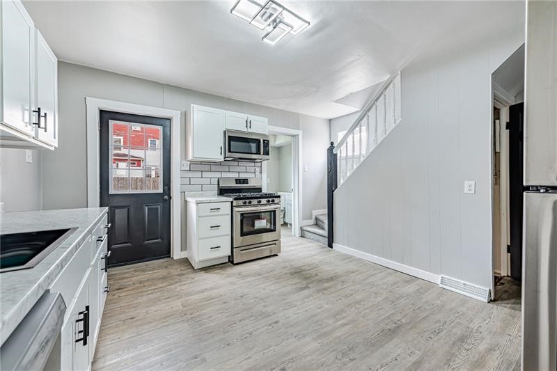 1112 Stieren Ave — photo 4