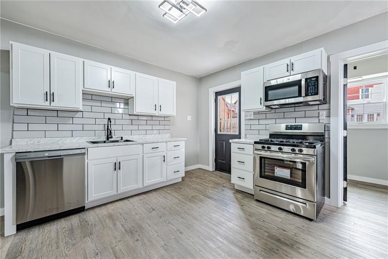1112 Stieren Ave — photo 5