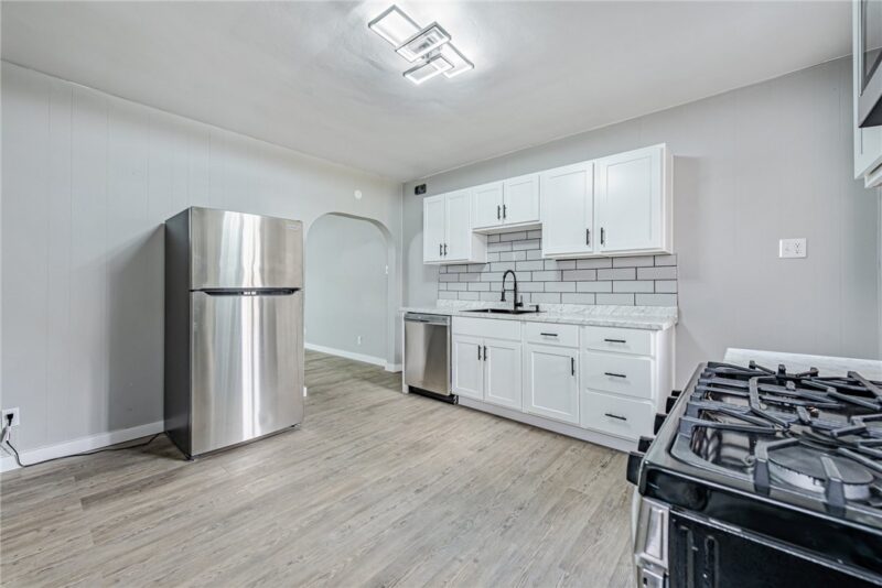 1112 Stieren Ave — photo 6