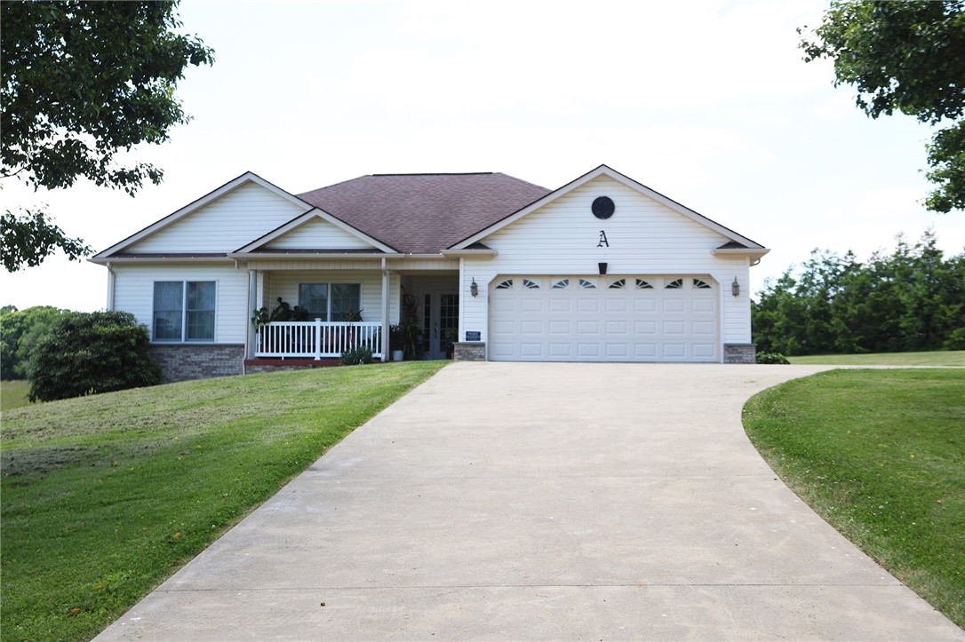 1203 Bailey Farm Rd — photo 1