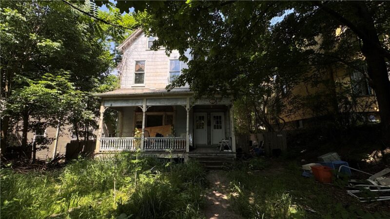 134 Meade Ave — photo 3