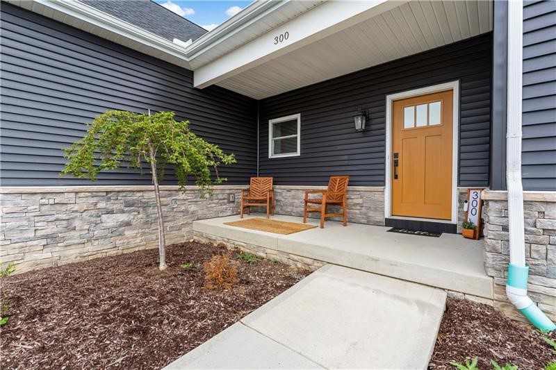 300 TIMBERLINE DR — photo 2