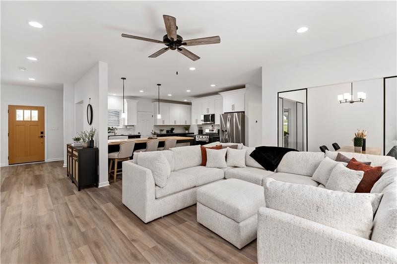 300 TIMBERLINE DR — photo 5