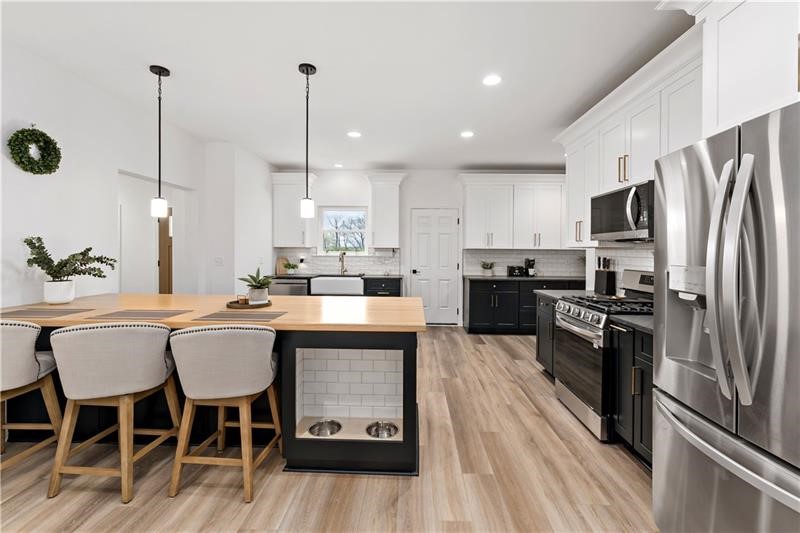 300 TIMBERLINE DR — photo 8