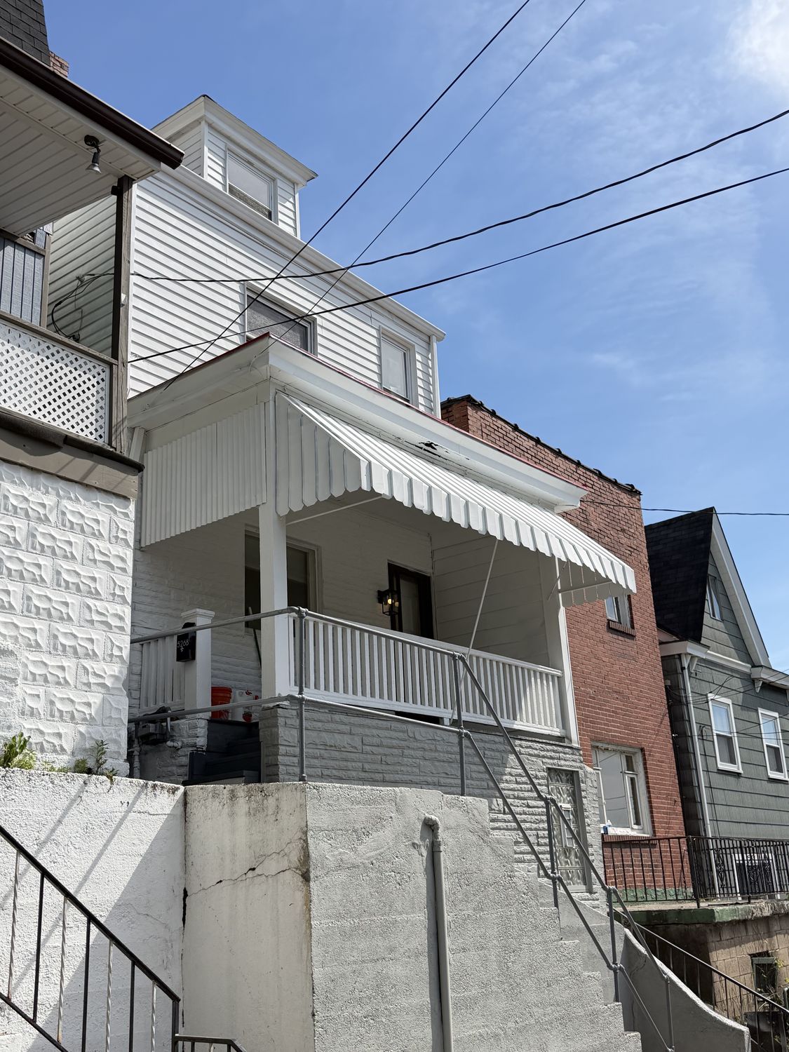 5268 Wickliff STREET — photo 1