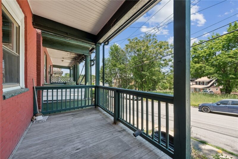 203 W BURGESS STREET — photo 2