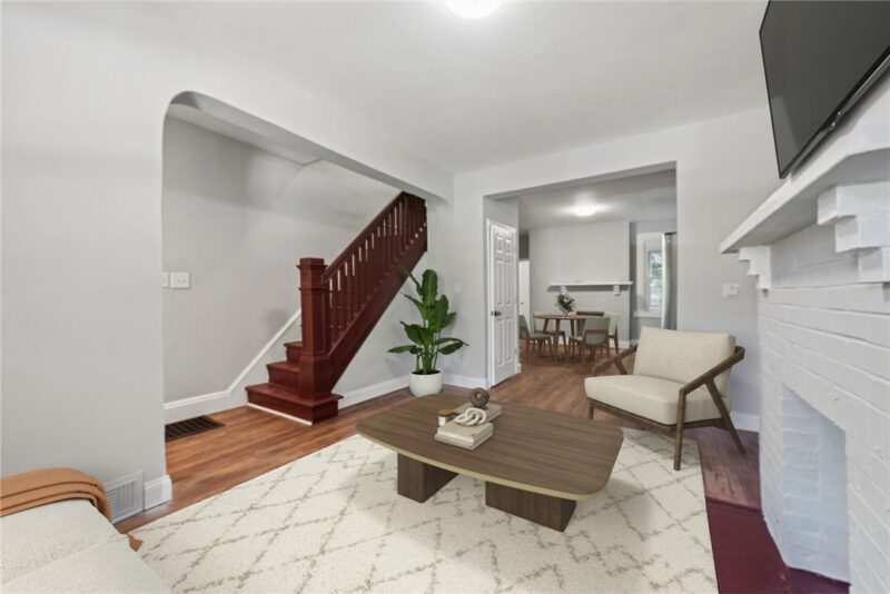 203 W BURGESS STREET — photo 5