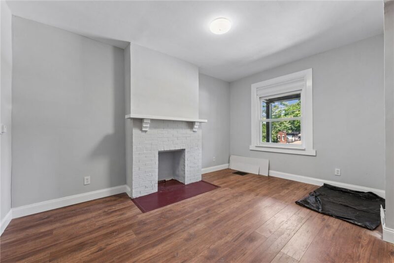 203 W BURGESS STREET — photo 6