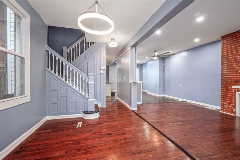 237 N Graham St — photo 4